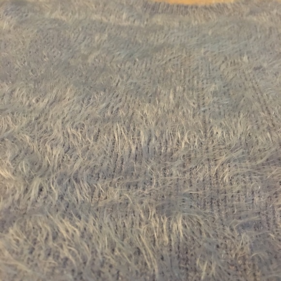 Fuzzy lilac top - M - Picture 4 of 4